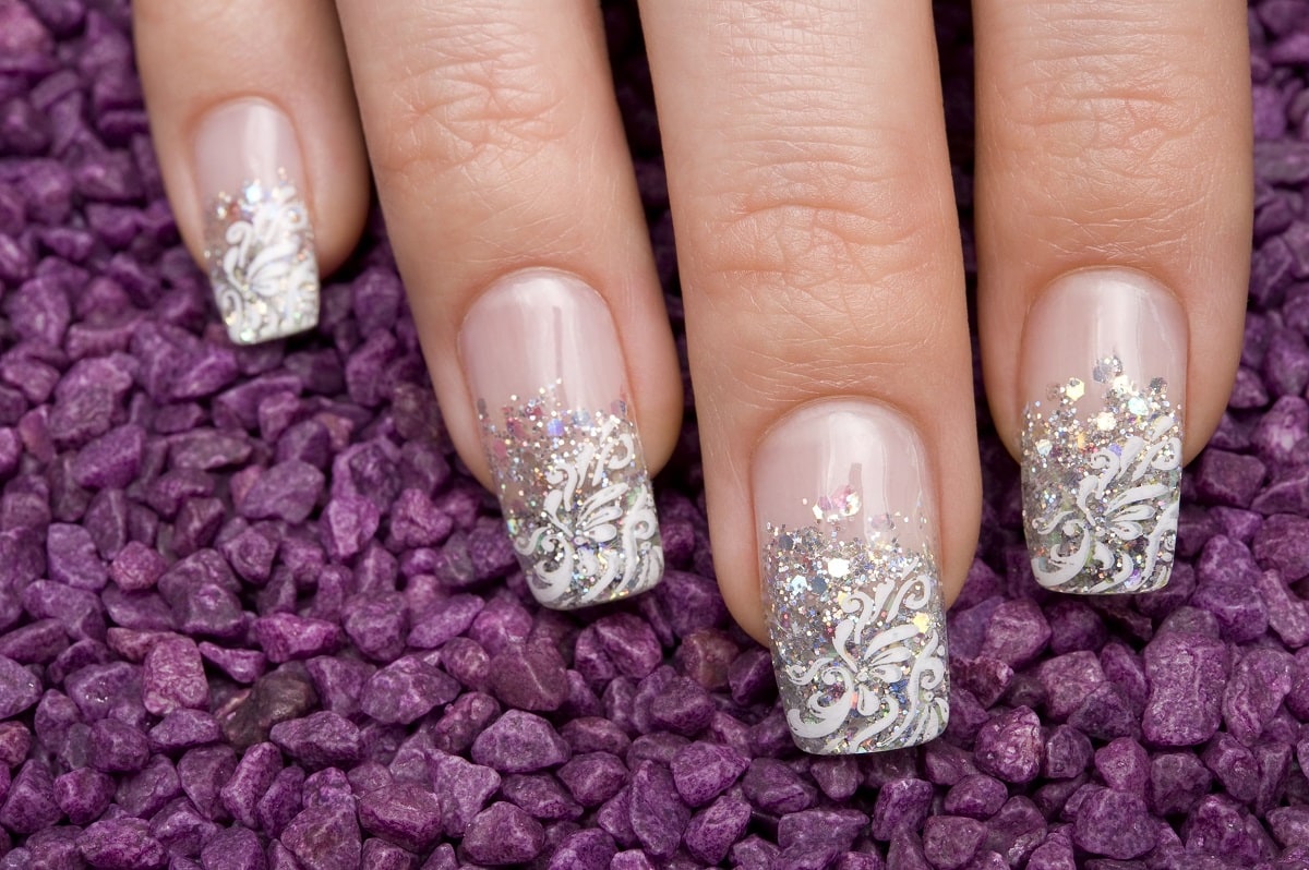 Sådan laver du gel og akryl negle